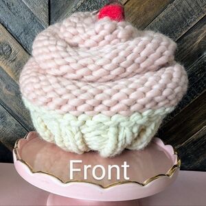 Baby Cupcake Knitted Beanie Hat              6-12 months/18" diameter